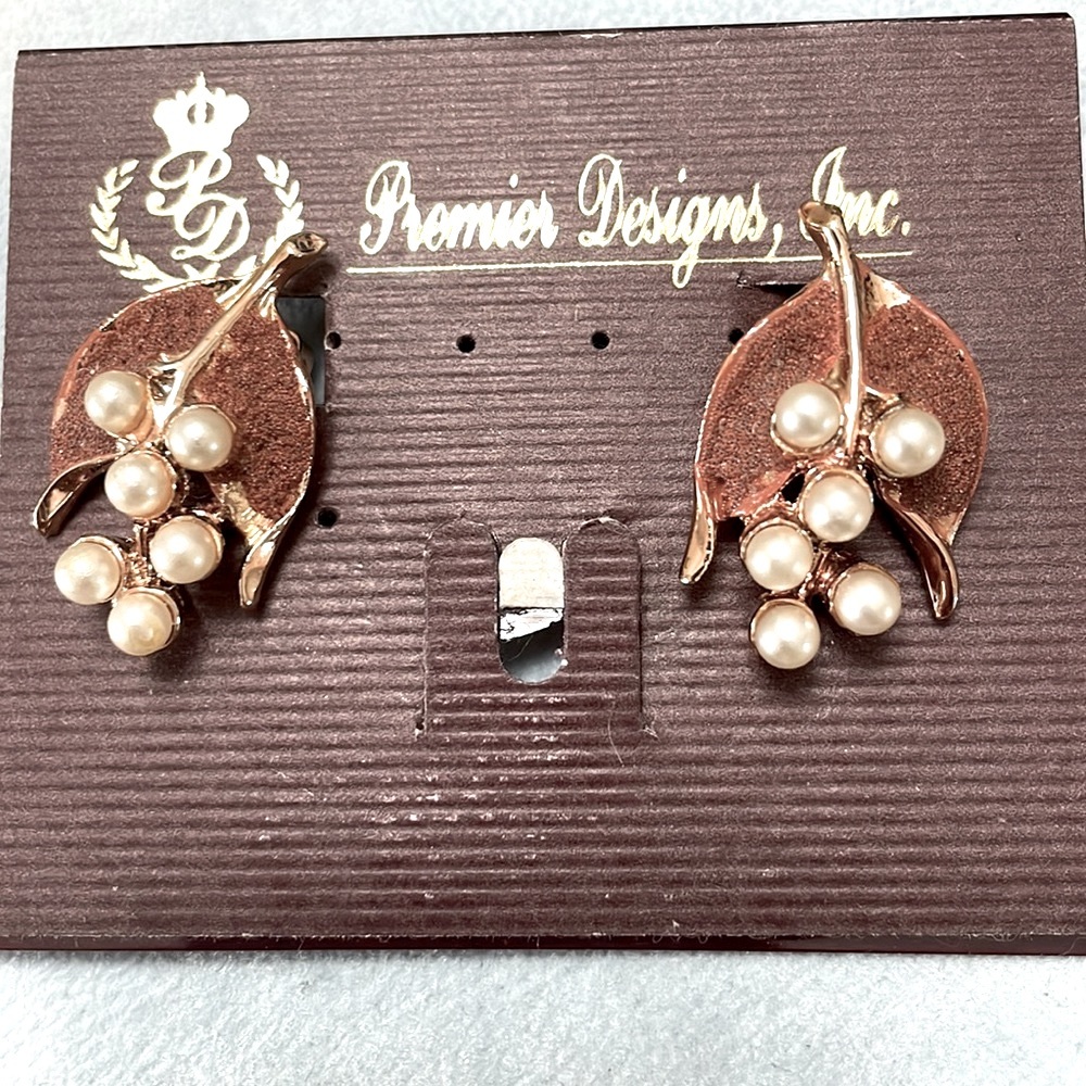 NWT Premier Designs, Inc clip-on copper and faux pearl earrings